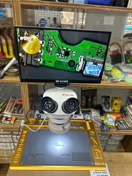 MYSCOPE ÇELİK TABLALI EKRANLI MİKROSKOP